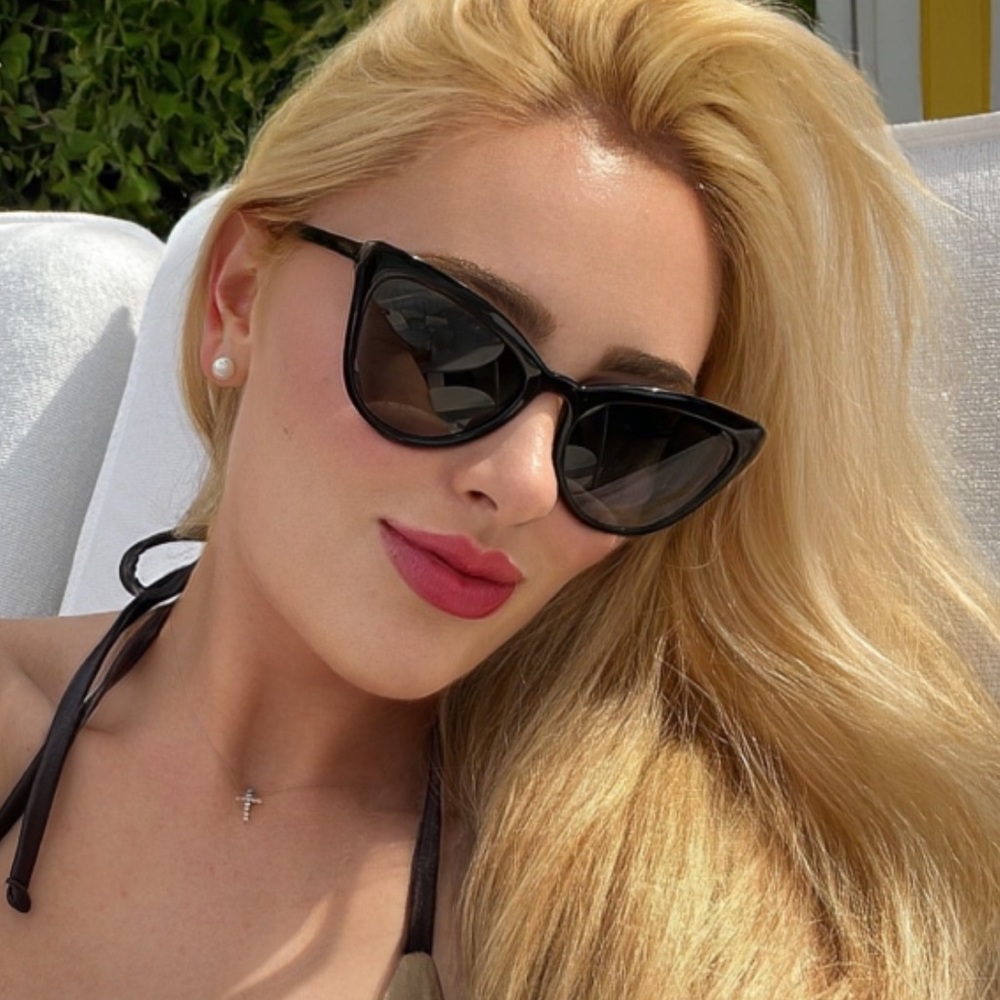 $371 Prada catwalk sunglasses black polarized